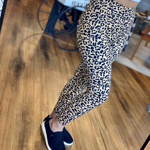Essential Leopard Print Leggings - Picture 7 of 7